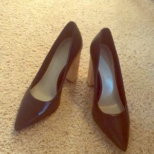 1. State black leather pumps. Size 6. EUC.